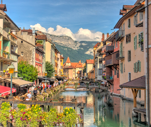Alt Text - Canal in Annecy, France