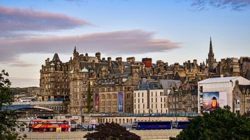Scenic view of the buildings in Edinburgh.